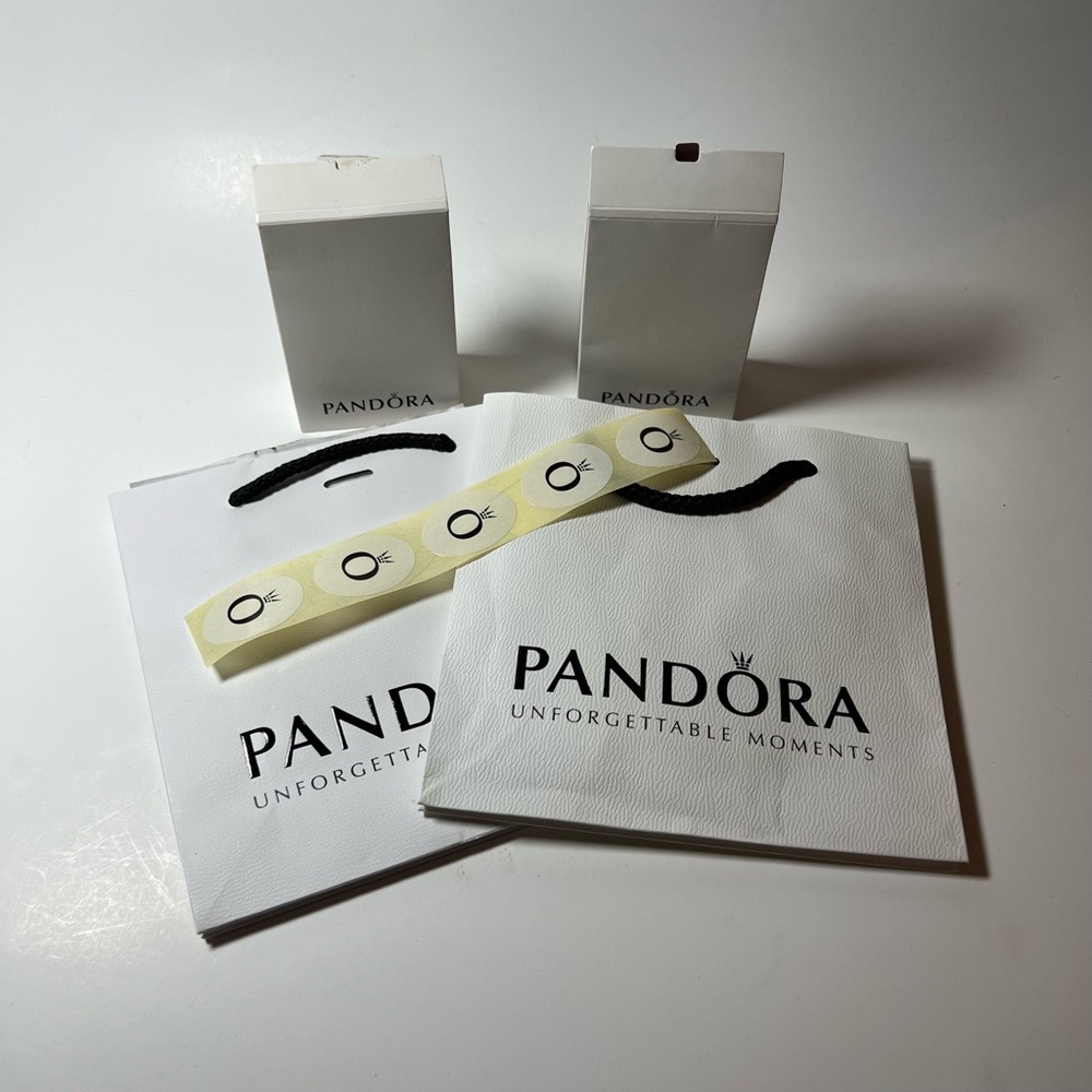 Pandora gift packaging